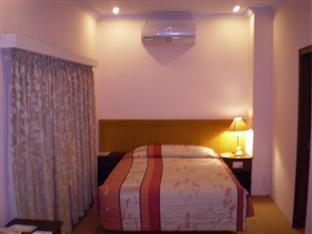 Mirage Hotel Лахор Экстерьер фото